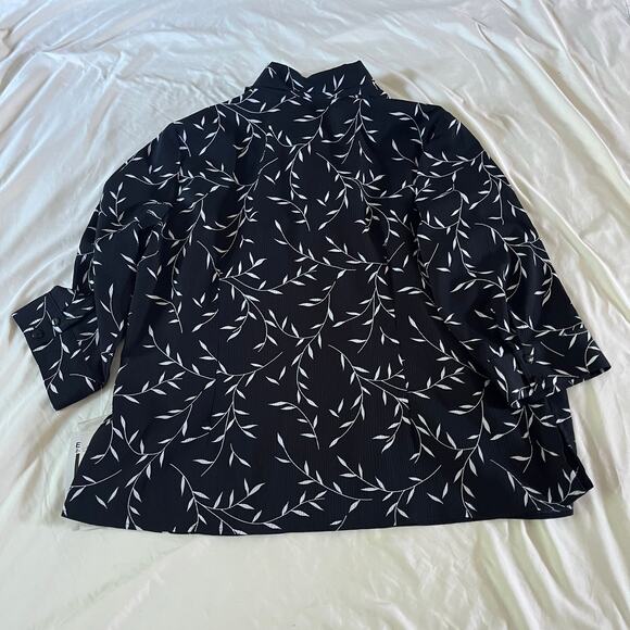 NWT Black Leaf Print Button Up Shirt Women's Plus Sz 2X - Picture 5 of 9